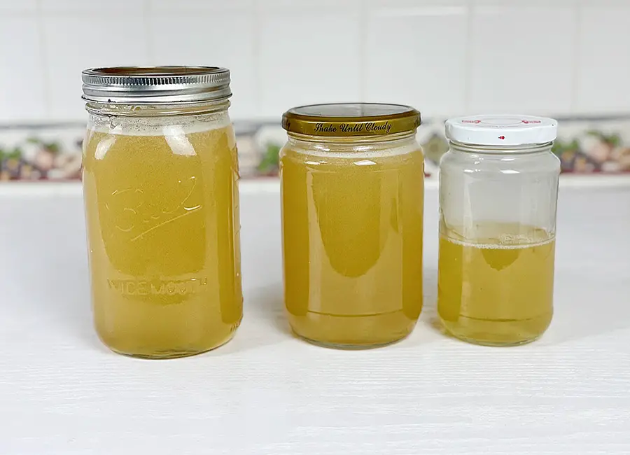 Glass jars full of the gelatin mixture